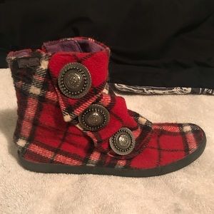 Blowfish Red Plaid “Rabbit” Boot